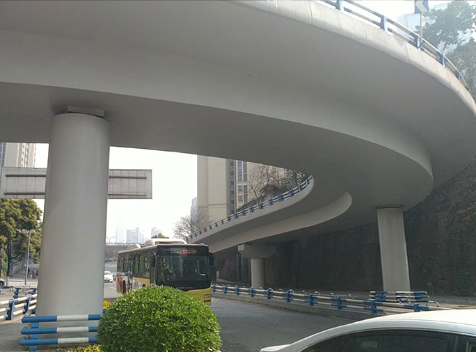 重庆三湾路高架桥匝道容貌整治