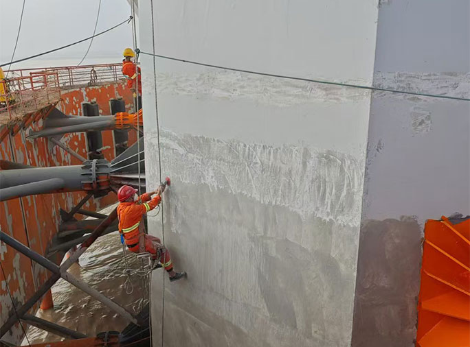 浙江嘉绍大桥主塔外表面缺陷修复及整体涂装