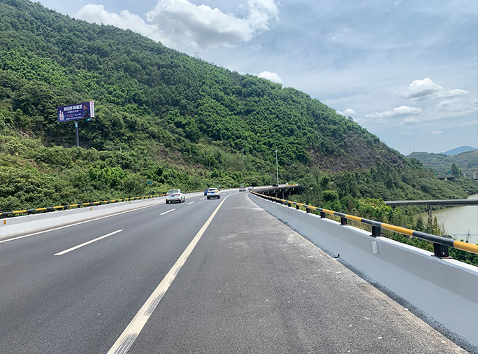 重庆御临河大桥防腐涂装