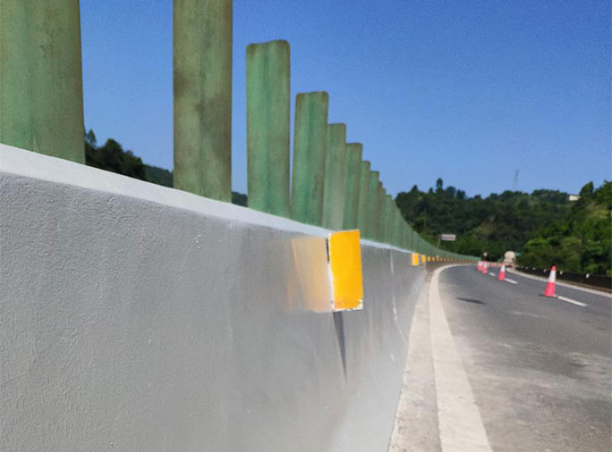重庆高速南方公司金银沟大桥防撞墙露筋修补及防腐涂装